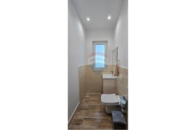 Tirane, shitet Vile 4+1+Ballkon , 800.000 € 