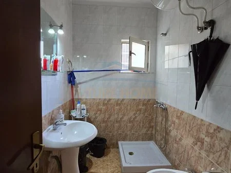 Tirane, shitet apartament 2+1+Ballkon Kati 2, 155.000 € (Fusha e Aviacionit)