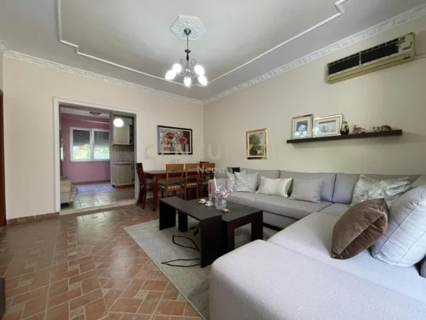 Tirane, shes apartament 2+1 Kati 1, 167 m² 280.000 € (Selite)