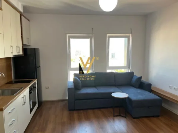 Tirane, jepet me qera apartament 1+1+Ballkon Kati 8, 65 m² 650 € (SHKOLLA E KUQE)