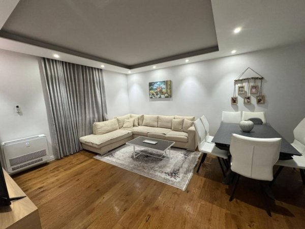 Tirane, jepet me qera Vile 2 Katshe , 2.000 € (kamez)