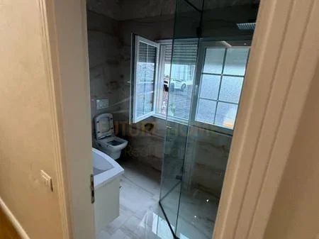 Tirane, shitet apartament 3+1 Kati 6, 198 m² 