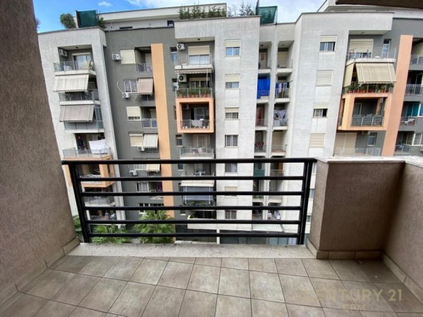 Tirane, jepet me qera apartament 2+1+Aneks+Ballkon Kati 7, 95 m² 550 € (Tek Market Jata)