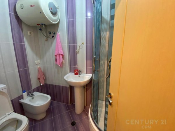 Tirane, jepet me qera apartament 2+1+Aneks+Ballkon Kati 7, 95 m² 550 € (Tek Market Jata)