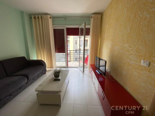 Tirane, jepet me qera apartament 2+1+Aneks+Ballkon Kati 7, 95 m² 550 € (Tek Market Jata)