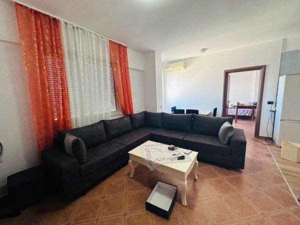 Tirane, jepet me qera apartament 2+1+Aneks+Ballkon Kati 8, 600 € (kompleksi delijorgji)