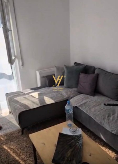 Tirane, jepet me qera apartament 2+1+Ballkon Kati 5, 74 m² 450 € (UNIVERS CITY)