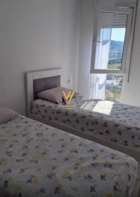Tirane, jepet me qera apartament 2+1+Ballkon Kati 5, 74 m² 450 € (UNIVERS CITY)