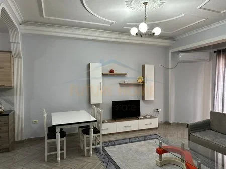 Tirane, jepet me qera apartament 1+1 Kati 9, 134 m² 470 € 