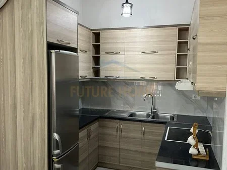 Tirane, jepet me qera apartament 1+1 Kati 9, 134 m² 470 € 