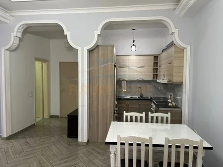 Tirane, jepet me qera apartament 1+1 Kati 9, 134 m² 470 € 