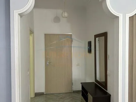 Tirane, jepet me qera apartament 1+1 Kati 9, 134 m² 470 € 