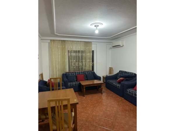 Tirane, jepet me qera apartament 2+1+Aneks+Ballkon Kati 9, 95 m² 430 € (Perballe TV Klan)