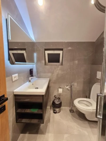 Tirane, jepet me qera apartament , 45 m² 400 € 