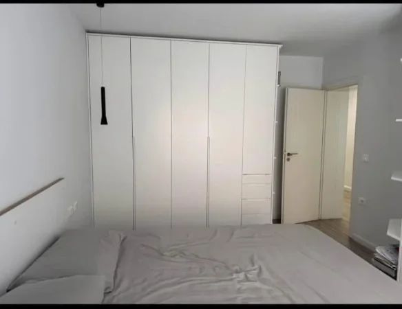 Tirane, jepet me qera apartament 2+1 Kati 3, 100 m² 1.100 € (BLLOKU)