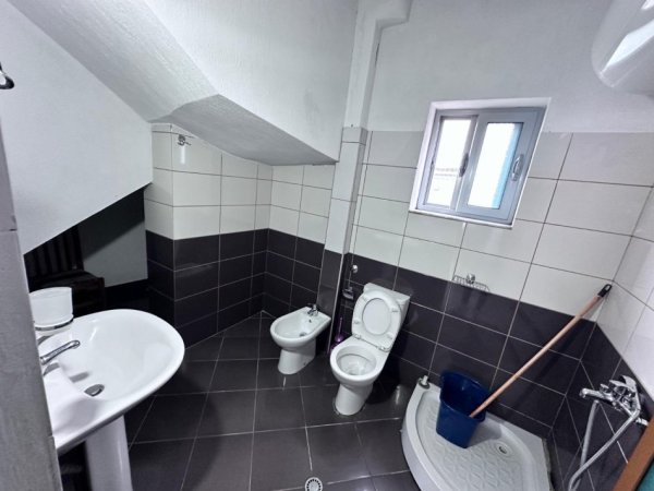 Tirane, jepet me qera apartament 1+1 Kati 1, 300 € 