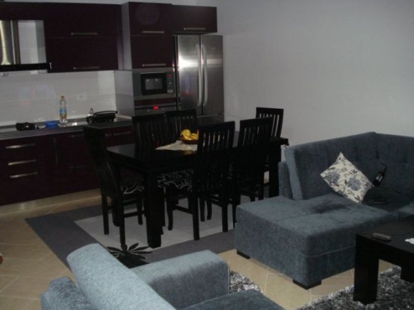 Tirane, jepet me qera apartament 2+1 Kati 3, 100 m² 620 € (don bosko)