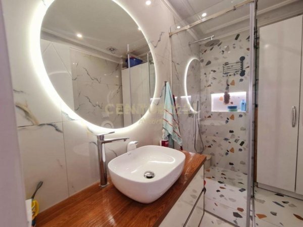 Tirane, shitet apartament 2+1 Kati 6, 119 m² 185.000 € (Rr.Ali Visha)