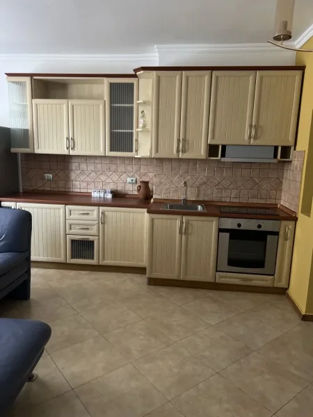 Tirane, jepet me qera apartament 2+1 Kati 8, 80 m² 750 € (QENDER)