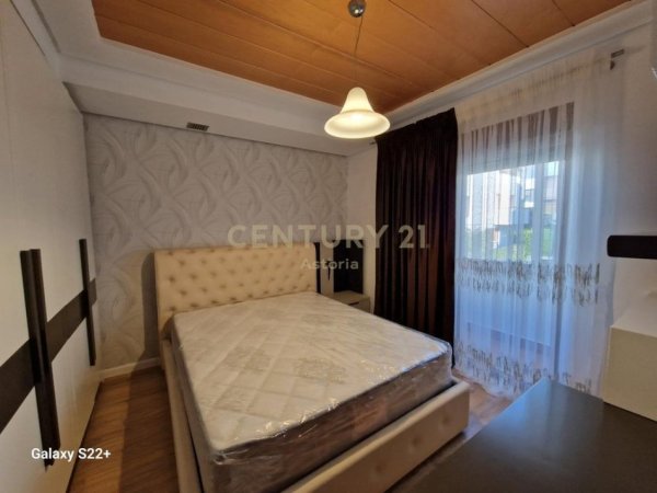 Tirane, jepet me qera Vile 3+1+Aneks+Ballkon Kati 2, 200 m² 2.500 € (Tek Colombo 2)