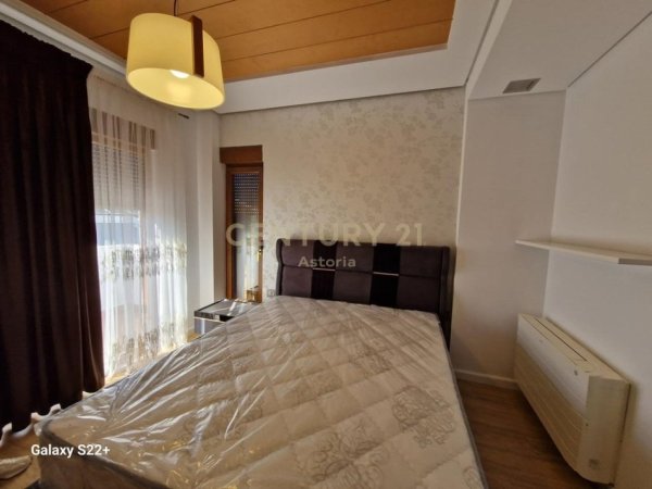 Tirane, jepet me qera Vile 3+1+Aneks+Ballkon Kati 2, 200 m² 2.500 € (Tek Colombo 2)
