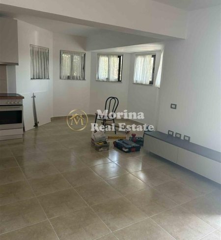 jepet me qera shtepi 2+1 Kati 1, 90 m² 400 € (Rruga Pjetër Budi, Qyteti Studenti)