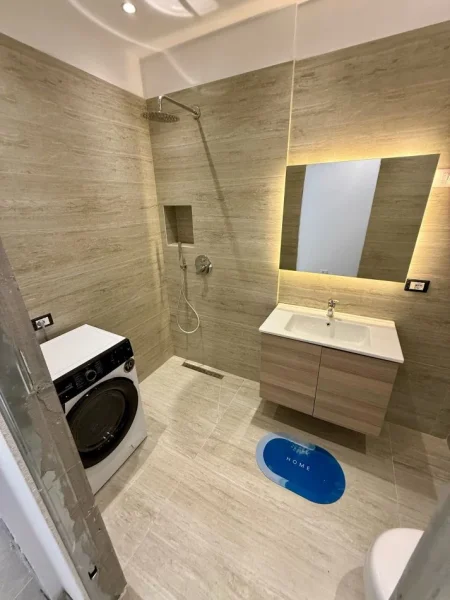 Tirane, jap me qera apartament 1+1 Kati 1, 55 m² 450 € (Selite, prane Universitetit Marin Barleti)