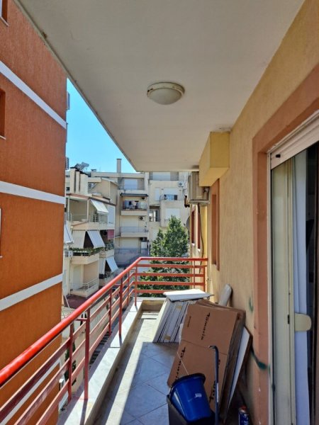 Tirane, jepet me qera apartament 2+1 Kati 4, 110 m² 1.000 € 