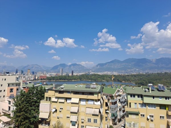 Tirane, jepet me qera apartament 2+1 Kati 4, 110 m² 1.000 € 