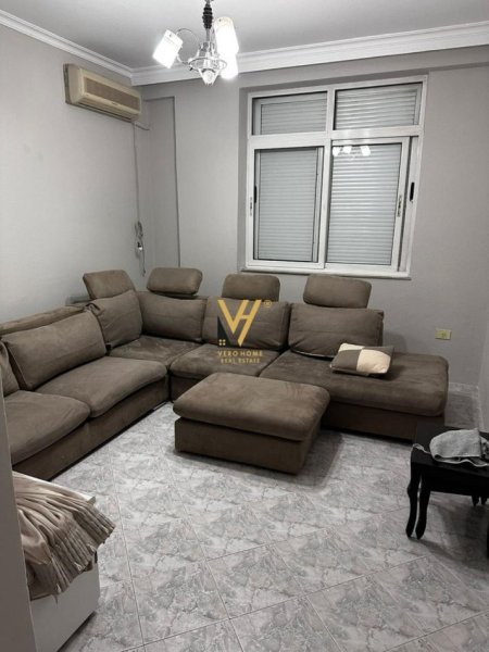 Tirane, jepet me qera apartament 3+1+Ballkon Kati 5, 147 m² 1.000 € (BLLOKU I VILAVE SELITE)