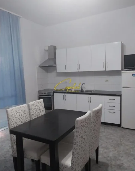 Tirane, shitet apartament 1+1 Kati 1, 43 m² 75.000 € (RRUGA E DIBRES)