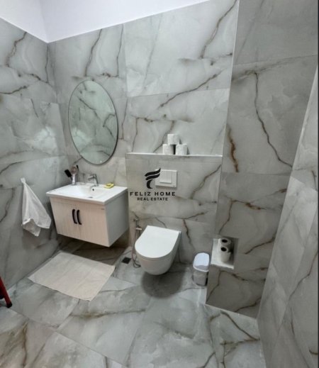 Tirane, jepet me qera apartament 1+1 Kati 1, 65 m² 400 € (KOMPLEKSI MANGALEM)