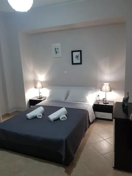 Tirane, jepet me qera apartament 1+1+Ballkon Kati 3, 70 m² 450 € (kodra e diellit)