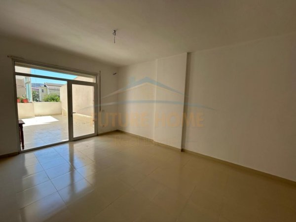 Durres, shitet apartament 2+1 Kati 1, 148.500 € 