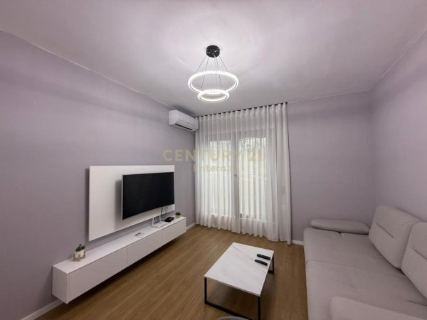 Tirane, jepet me qera apartament 1+1 , 60 m² 600 € 