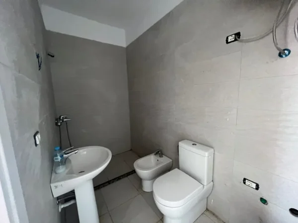 Tirane, shitet apartament 1+1 , 75 m² 110.000 € (MATERNITETI RI)