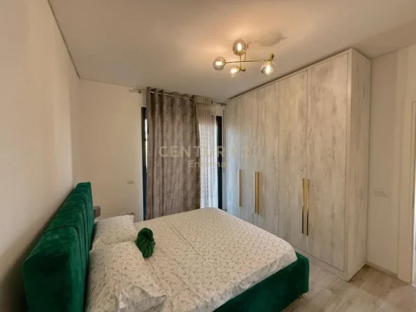 Tirane, jepet me qera apartament 2+1 Kati 9, 125 m² 850 € (Spitali Amerikan 3)