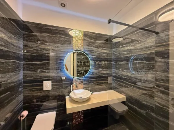 Tirane, jepet me qera apartament 2+1 Kati 9, 125 m² 850 € (Spitali Amerikan 3)