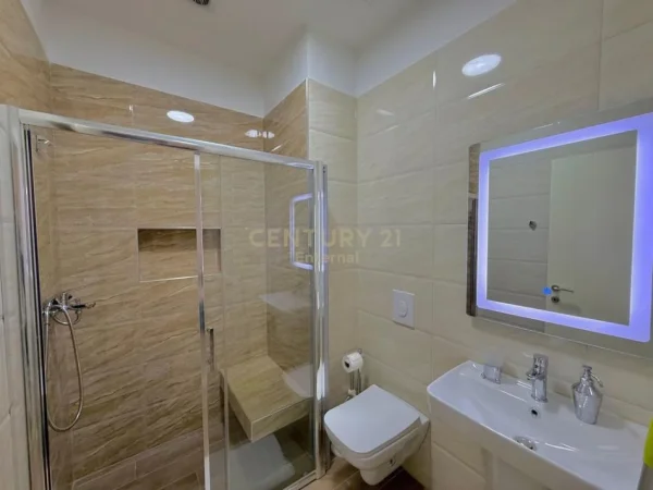 Tirane, jepet me qera apartament 2+1 Kati 9, 125 m² 850 € (Spitali Amerikan 3)