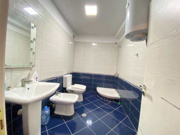Tirane, jepet me qera apartament 2+1+Ballkon Kati 8, 114 m² 550 € (ASTIR)