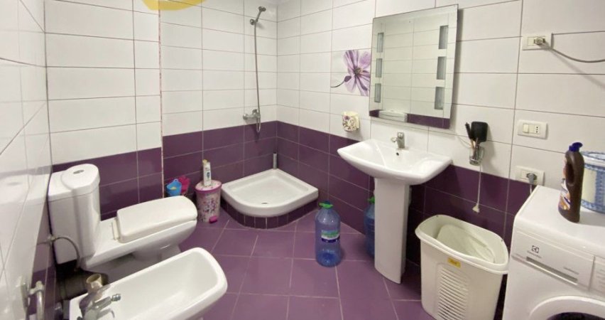 Tirane, jepet me qera apartament 2+1+Ballkon Kati 8, 114 m² 550 € (ASTIR)