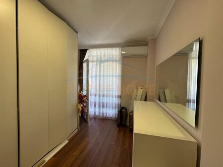 Tirane, shitet apartament 2+1 Kati 3, 74 m² 203.000 € (SELVIA)