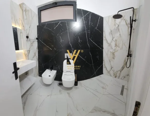 Tirane, jepet me qera zyre Kati 1, 130 m² 1.000 € (TEFTA TASHKO)