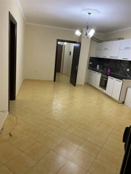 Tirane, jepet me qera apartament 2+1+Ballkon Kati 3, 95 m² 700 € (DON BOSKO)