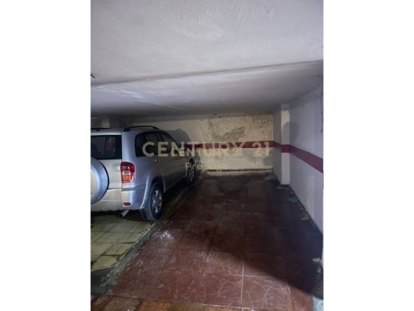 Tirane, jepet me qera apartament 2+1 Kati 6, 130 m² 1.000 € 