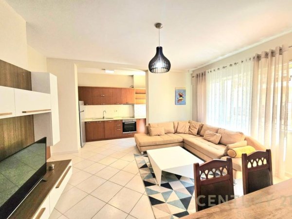 Tirane, jepet me qera 1+1 Kati 3, 60 m² 480 € 