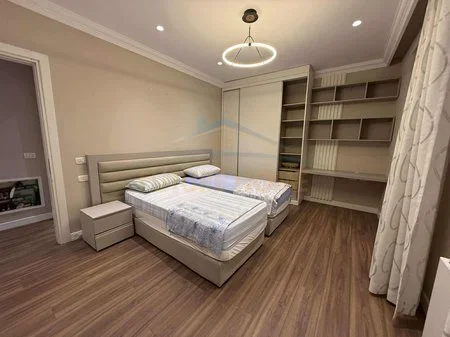 Tirane, jepet me qera apartament 3+1+2+Ballkon Kati 2, 146 m² 1.100 € (Farke, Lake Land Residence)