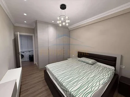 Tirane, jepet me qera apartament 3+1+2+Ballkon Kati 2, 146 m² 1.100 € (Farke, Lake Land Residence)