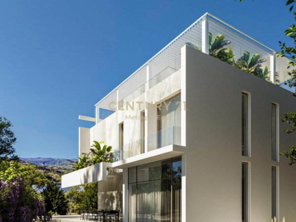 Tirane, shitet Vile , 2.325 m² 