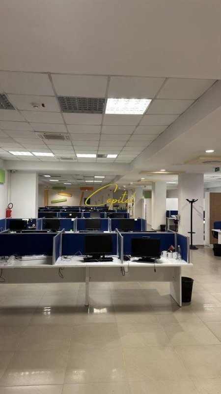 Tirane, jepet me qera ambjent biznesi Kati -1, 1.400 m² 12.000 € (DELIJORGJI)